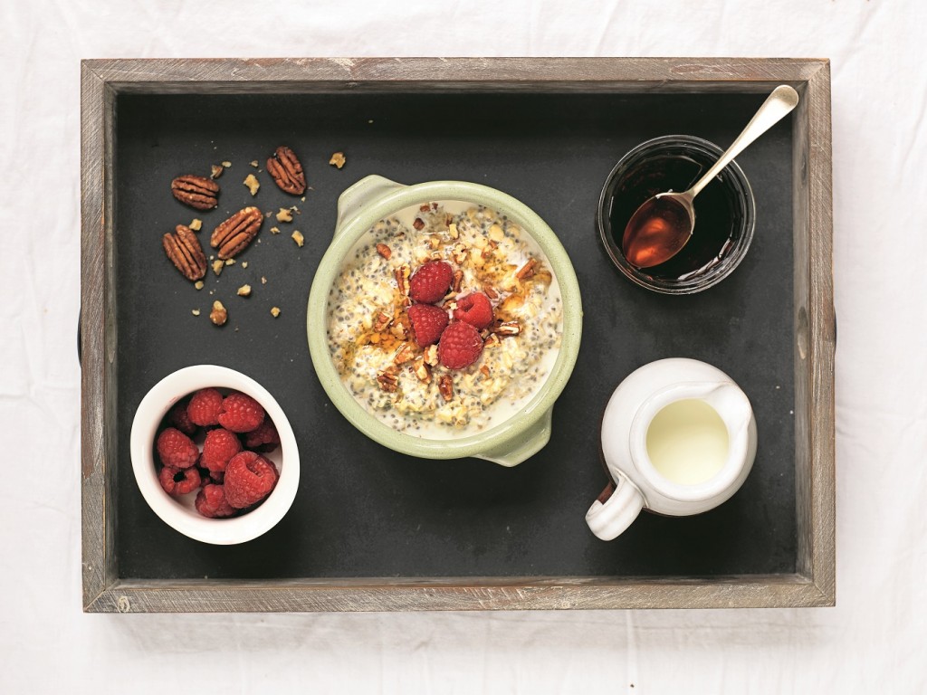 OVERNIGHT OATS WITH RASPBERRY & CHIA, p.22q