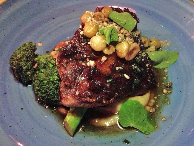 beef-steak-broccoli-jerusalem-artichoke