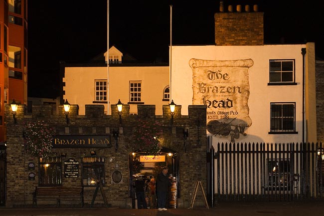 10 Cosy Pubs in Dublin with Fireplaces to Warm you up