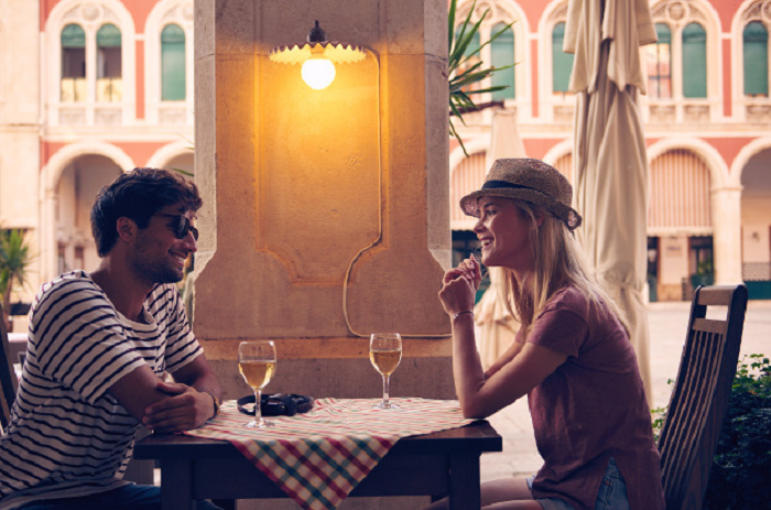 Different Valentine's Day Wines for Different Types of Couples 