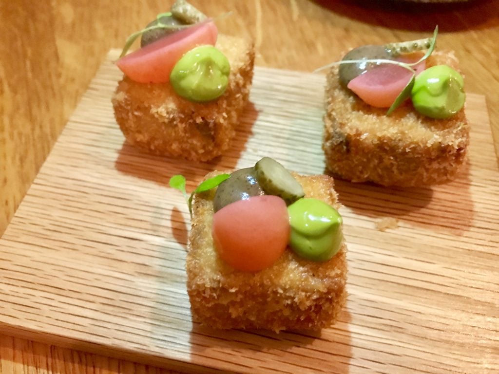 mr-fox-restuarant-dublin-pigs-head-pear-pickle