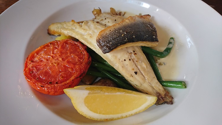This Floating Restaurant is the Ultimate Way to Enjoy Dublin's Grand Canal - La Peniche Review