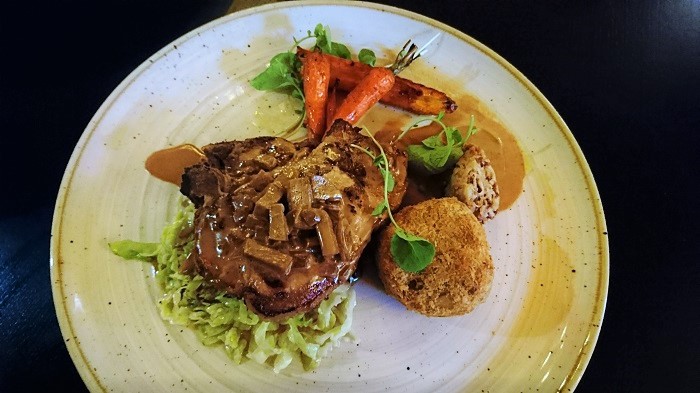 More than a Shining Armour: Knights Bat at Clontarf Castle Hotel, Clontarf – Bar Review [July Edition]