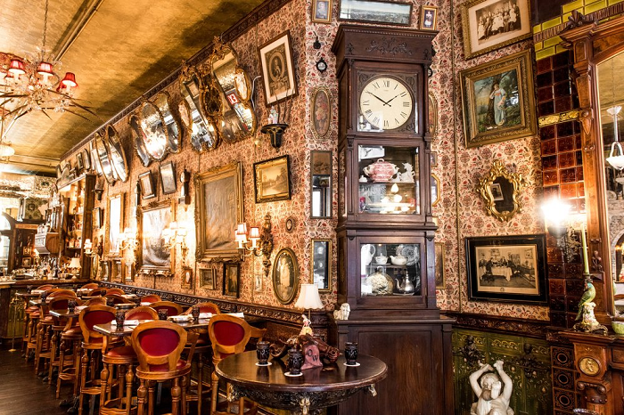 The Importance of Being Posh: Irish Duo Opened Stunning Oscar Wilde Themed Bar in New York
