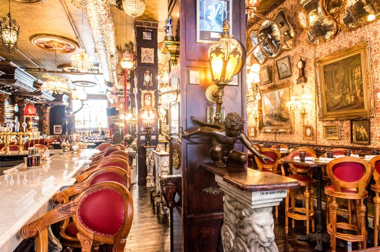 The Importance of Being Posh: Irish Duo Opened Stunning Oscar Wilde Themed Bar in New York