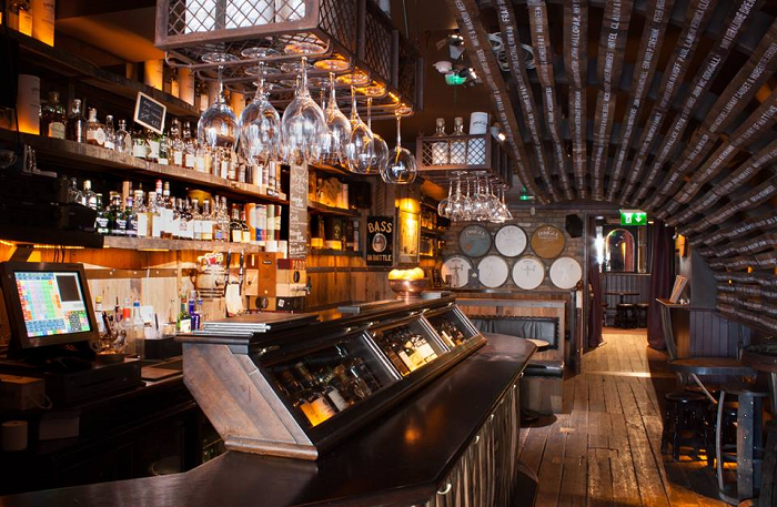 Enjoy Irish Whiskey for a Great Cause at this Upcoming Tasting in the Dingle Whiskey Bar