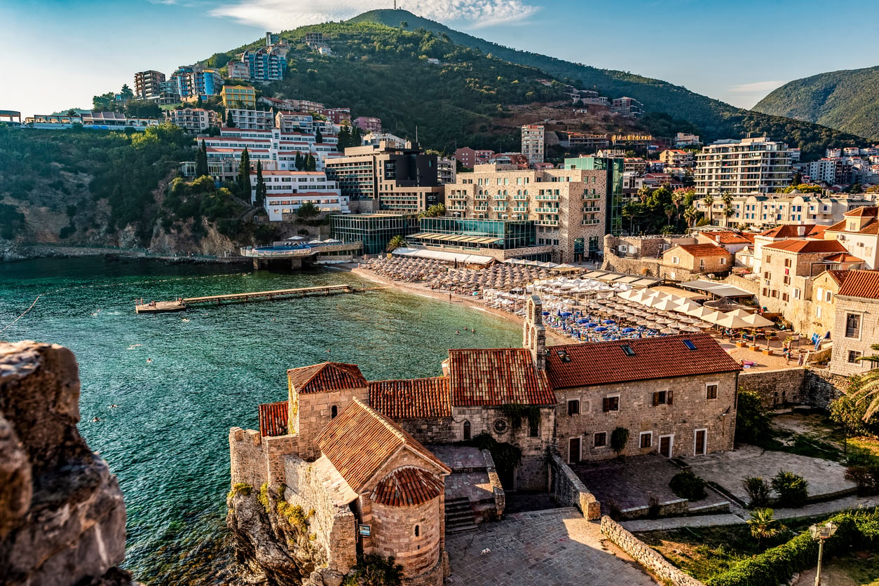 Top 10 Best Places To Visit in 2020 - Taste Travel Guide