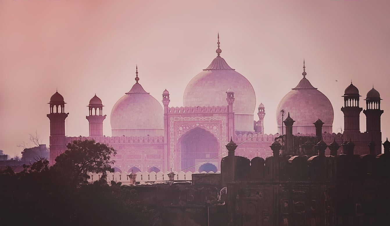 Top 10 Best Places To Visit in 2020 - Taste Travel Guide